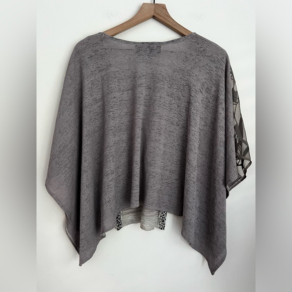 Madeleine Gaucher multi print animal top poncho lightweight Quebec One Size - Picture 3 of 7